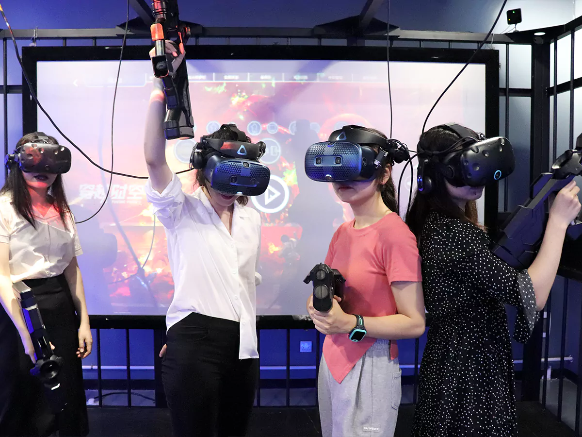 Multiplayer VR games shooting games