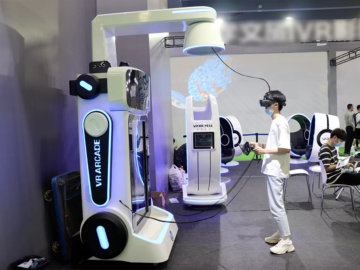 VR Arcade with 1 player